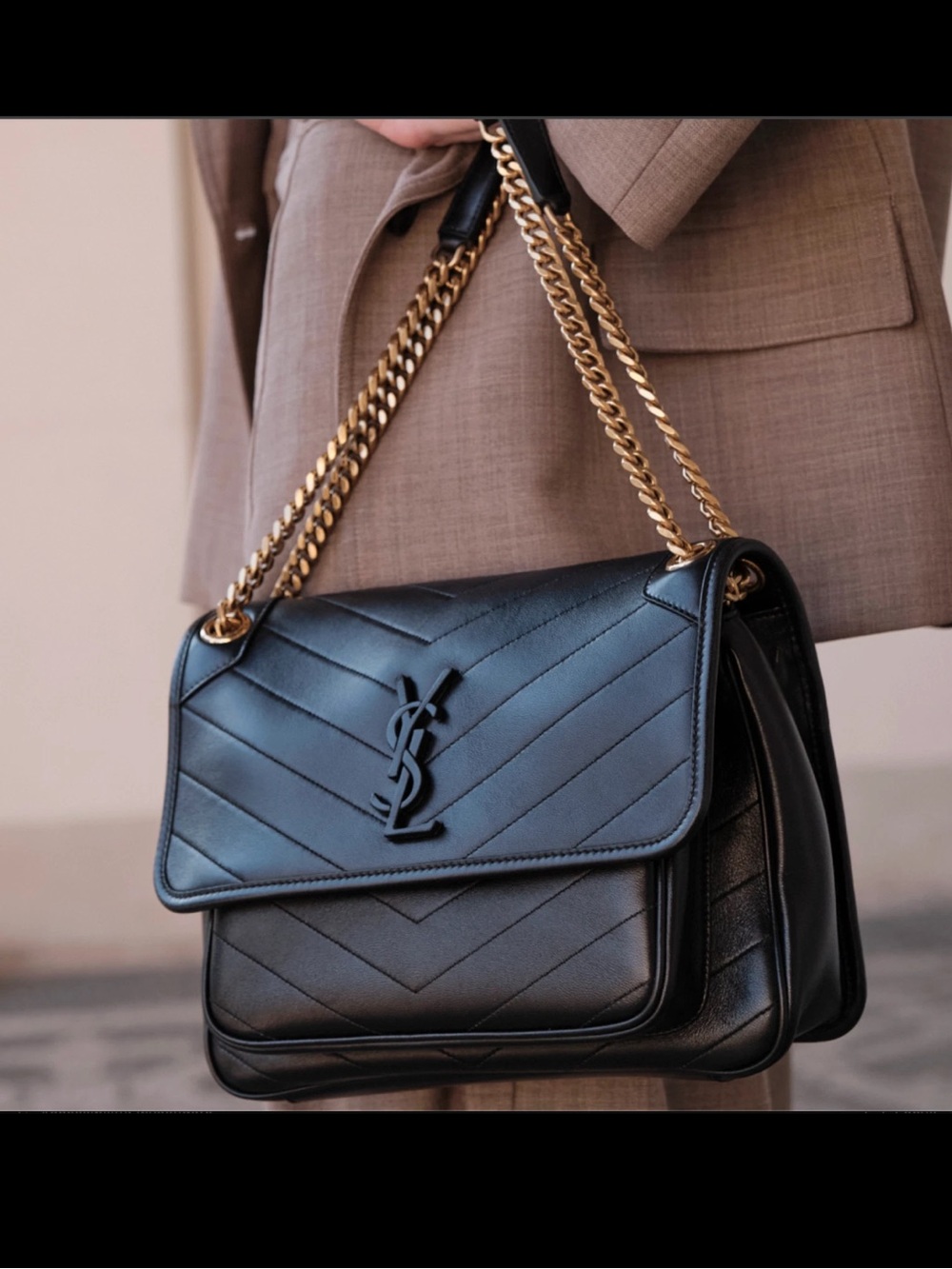 YSL $3800 Saint Laurent Niki Medium Black Lambskin Gold Chain Shoulder Bag